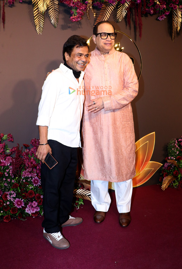 photos ajay devgn jeetendra manoj bajpayee and other celebrities attend anand pandits diwali party 25