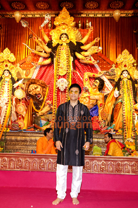 photos kajol bipasha basu mouni roy tanishaa mukerji and others snapped at 80th north bombay sarbojanin durga puja 16