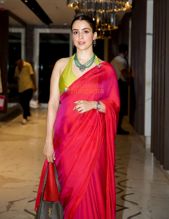 photos karan johar bhushan kumar sara ali khan and others were snapped at ayushmann khurrana and tahira kashyaps diwali festivities 18