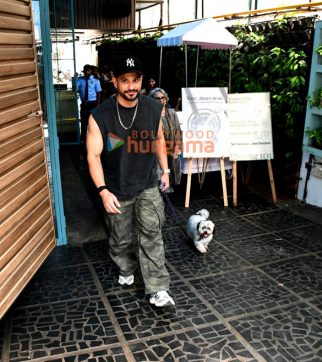 Photos: Kunal Kemmu, Soha Ali Khan and Sharmila Tagore snapped outside a cafe in Bandra