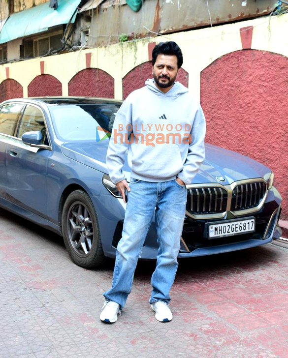 photos riteish deshmukh spotted a clinic in bandra 2