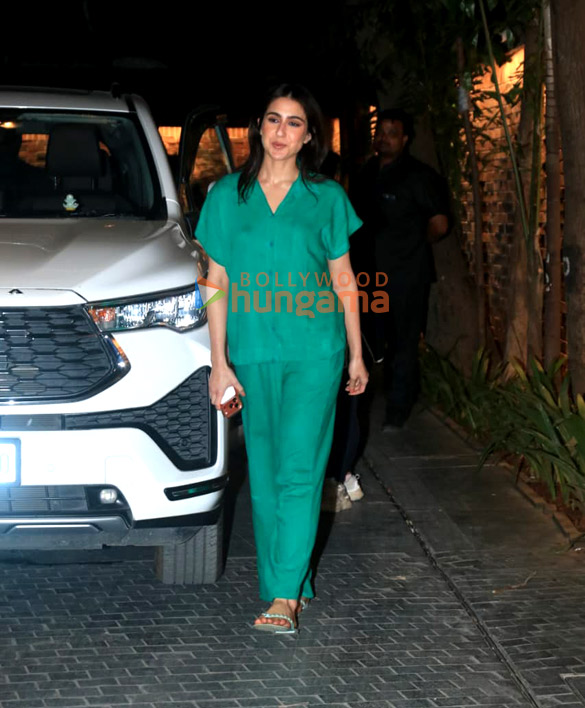 photos sara ali khan snapped at excel entertainment office in bandra 2