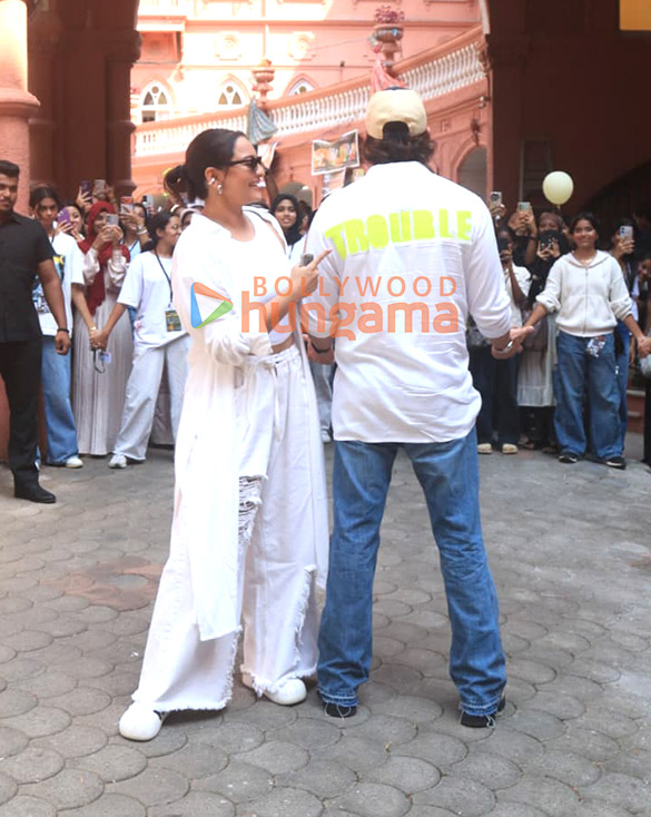 photos sonakshi sinha zaheer iqbal karan rawal and vishal rana snapped promoting tu hai meri kiran at sophie college 2