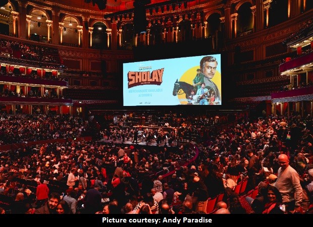 एक्सक्लूसिव: 'शोले: द फाइनल कट' के लंदन प्रीमियर के बिक जाने के बाद मुंबई में ग्रैंड लाइव कॉन्सर्ट स्क्रीनिंग की योजना; ओटीटी रिलीज़ को अक्टूबर 2028 तक बढ़ा दिया गया