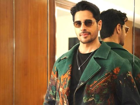 Sidharth Malhotra suffers leg injury, shares photo with a witty note! Sidharth Malhotra suffers leg injury, shares photo with a witty note!