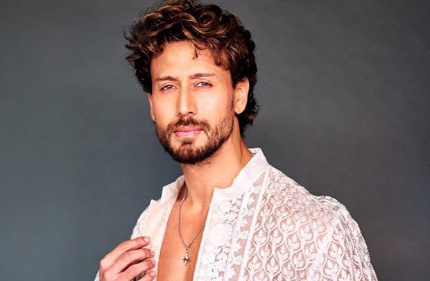 Tiger Shroff Shooting Incident: Mumbai Police register FIR against 3 unknown accused, form 15 teams to trace shooters Tiger Shroff Shooting Incident: Mumbai Police register FIR against 3 unknown accused, form 15 teams to trace shooters