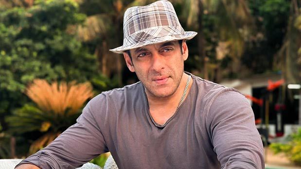 Security beefed up outside Salman Khan’s Galaxy Apartment after Tiger Shroff firing incident